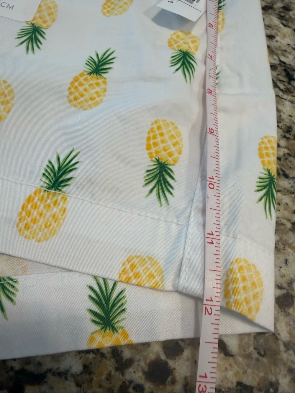 Old Navy tropical pineapple novelty print chino shorts SZ 10 - Picture 11 of 12
